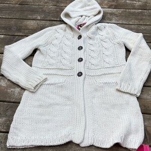GAP Cream Knit Sweater fits size S/M
